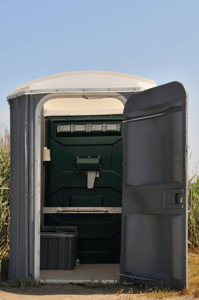Best Temporary restroom rental  in Almont, MI