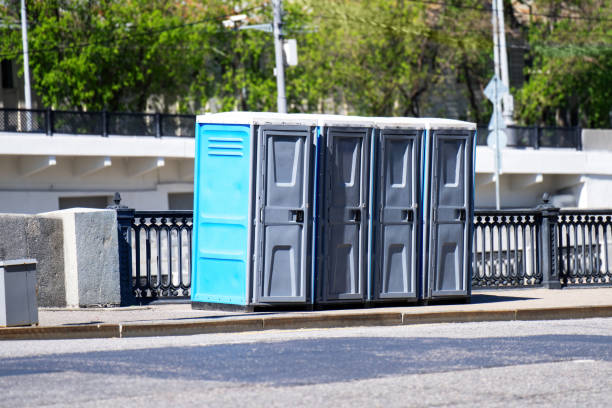 Best Emergency porta potty rental  in Almont, MI